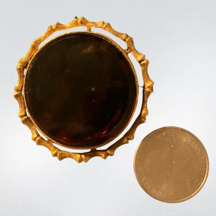 Gold Tone Brooch Amber Center Glass With Dark Brown Stripes