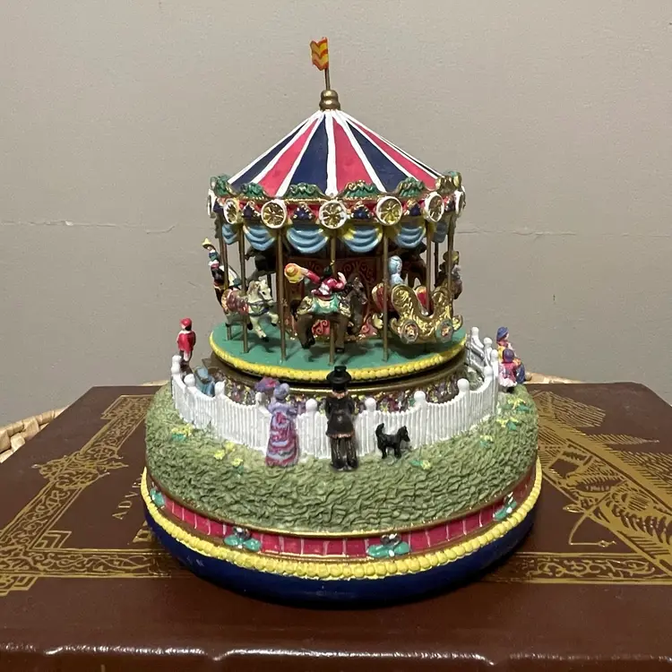 Liberty Falls Vintage The Carousel Comes to Town Musical Merry Go Round