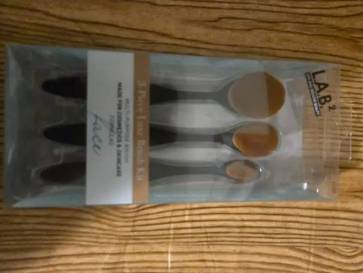 L.A.B 3 PIECE LUXE BRUSH KIT