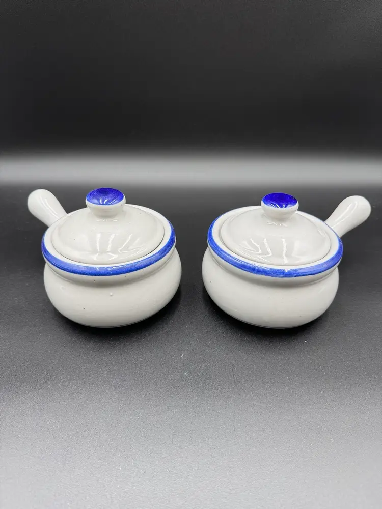 Pair Of VTG Stoneware Crocks With Lids, Taiwan, French Onion/Chili