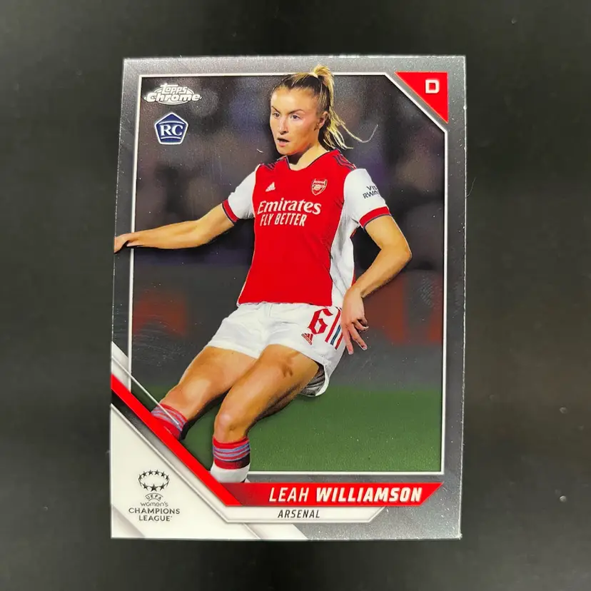 Leah Williamson 2021/22 Topps Chrome UWCL Base Arsenal Soccer Card