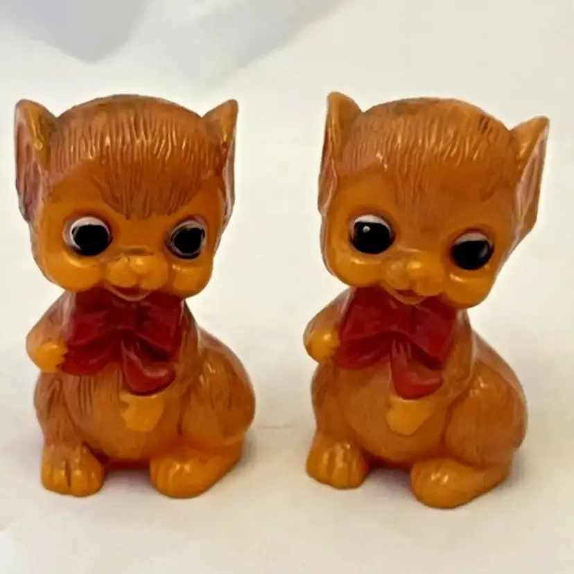 Mouse Mice with Bow Salt and Pepper Shakers, Anthropomorphic 1960-70s Vintage
