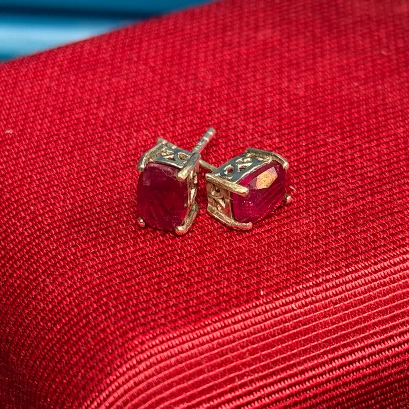 STS Chuck Clemency Sterling 925 Silver & Faceted Ruby Stud Earrings UV Reactive