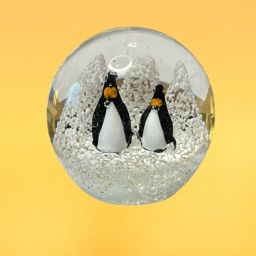 02. Dynasty Gallery Penguins Heirloom Collectibles Handblown Art Glass Paperweight 4”