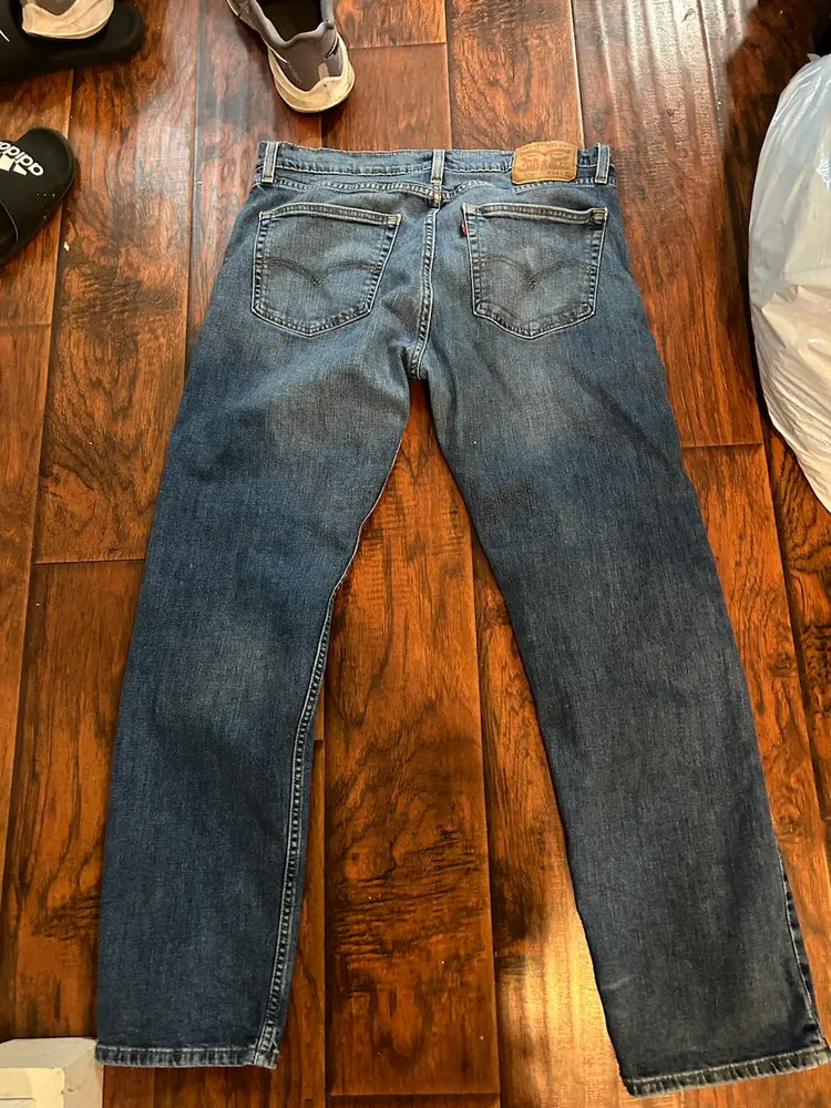 Women’s Levi’s jeans 