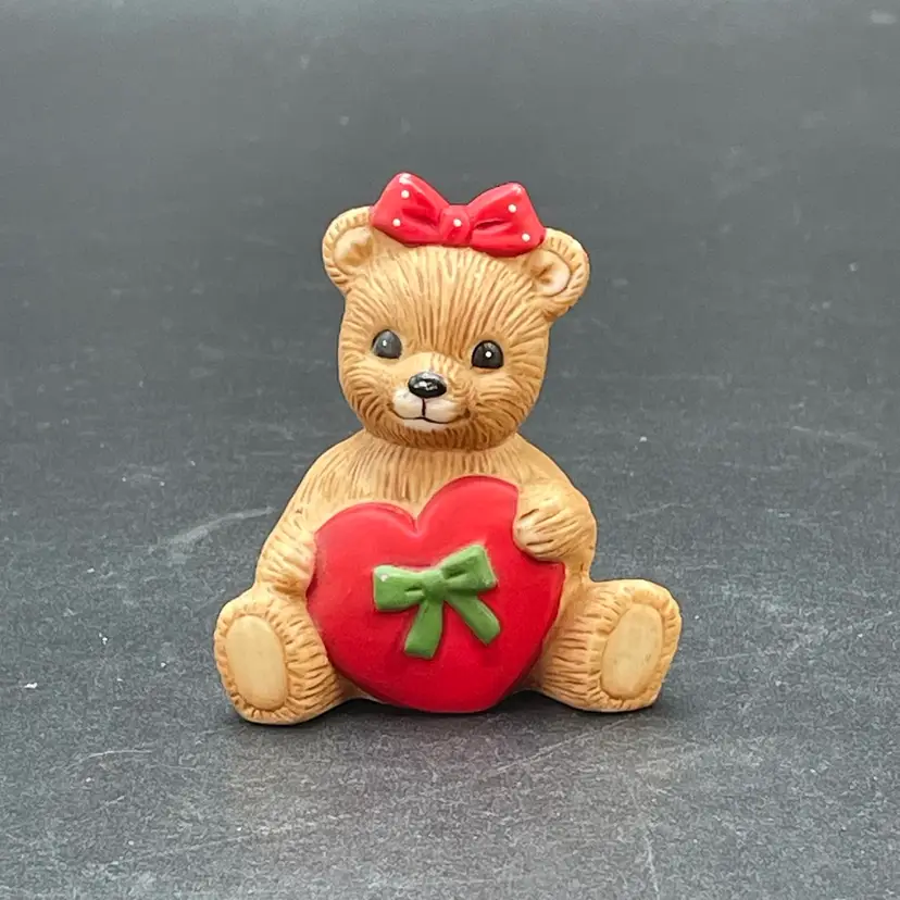 Homco #1413 February Bear of the Month Figurine Valentine's Day VTG Miniature