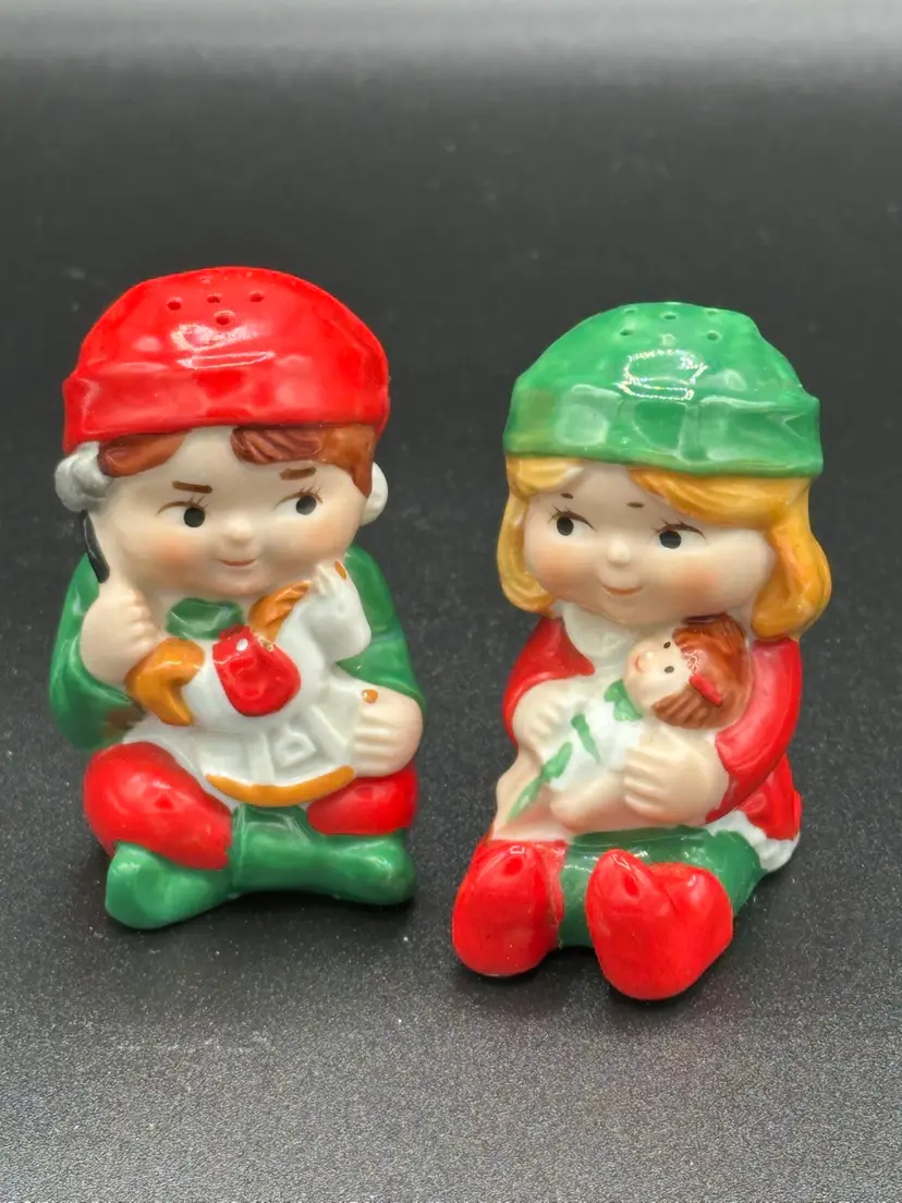 Vintage Avon 1983 Christmas Boy and Girl Salt and Pepper Shakers@