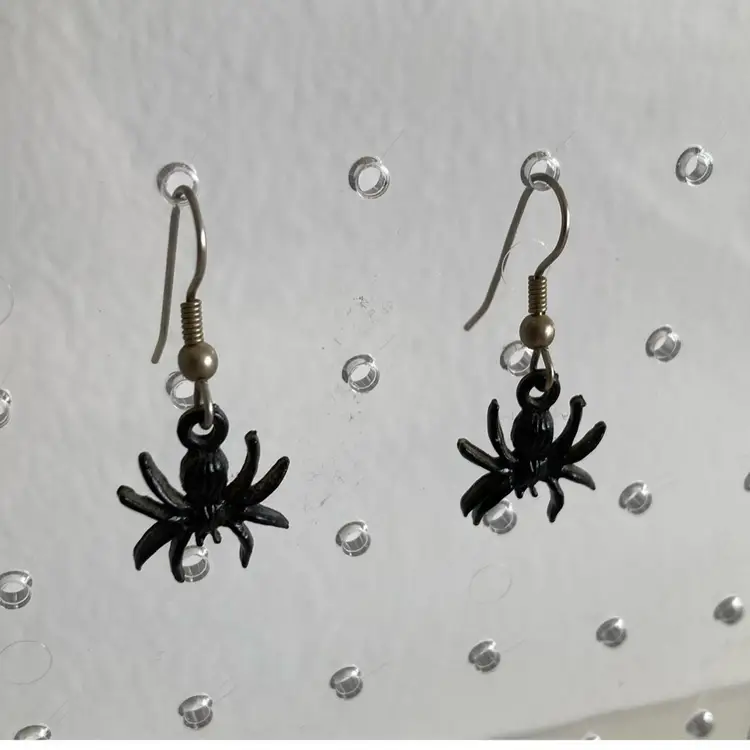 Scarey Black Halloween Spider Earrings