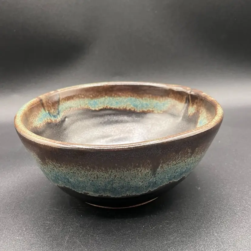 #23 Stunning Signed Iridescent Chocolate Brown And Gun Metal Gray Art Pottery Bowl 6”🤩