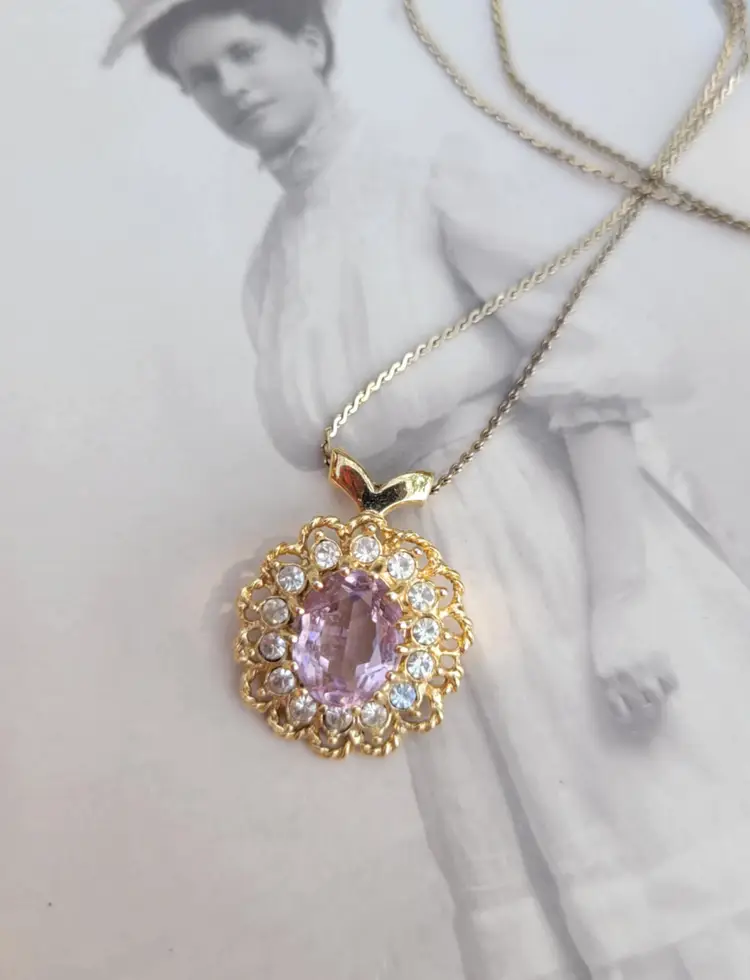 Vintage Lavender Purple Stone Gold Tone Halo Pendant Necklace 18"