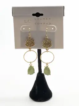 Lauren Conrad Gold Tone Dangle Pierced Earrings with Green Teardrop NOS