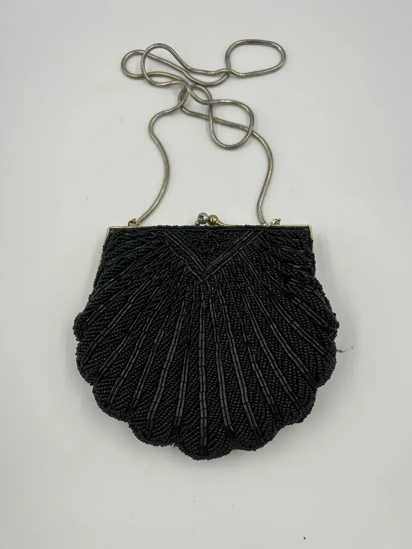 Vintage Black Seed And Bugle Bee Clamshell Shaped Shoulder Purse