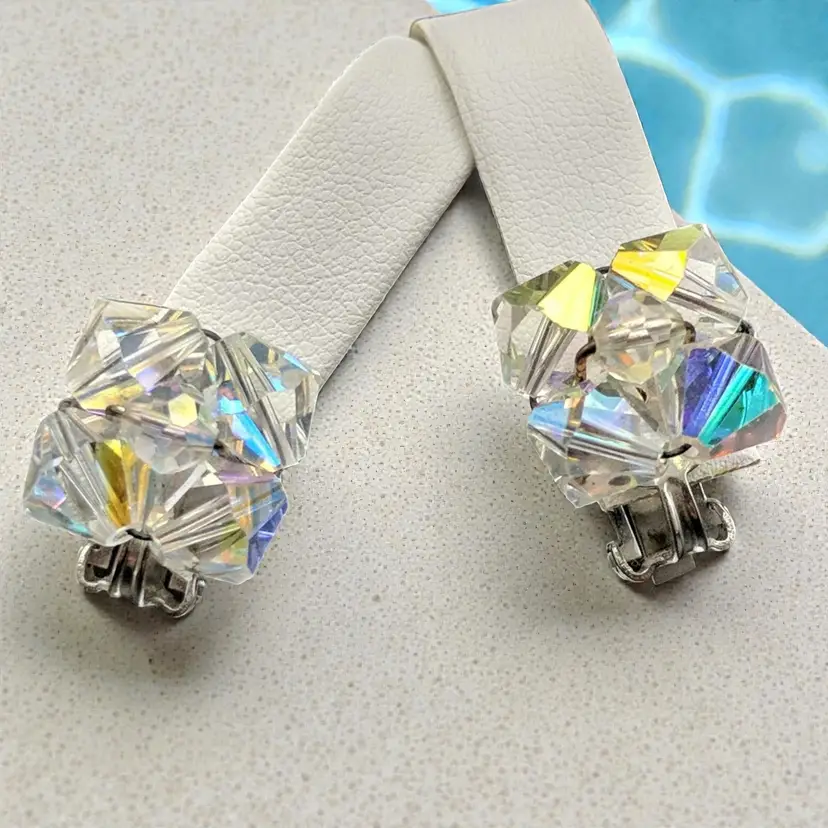 Vintage Silver Tone Cluster Brilliant Cut AB Rhinestone Clip On Earrings Chic