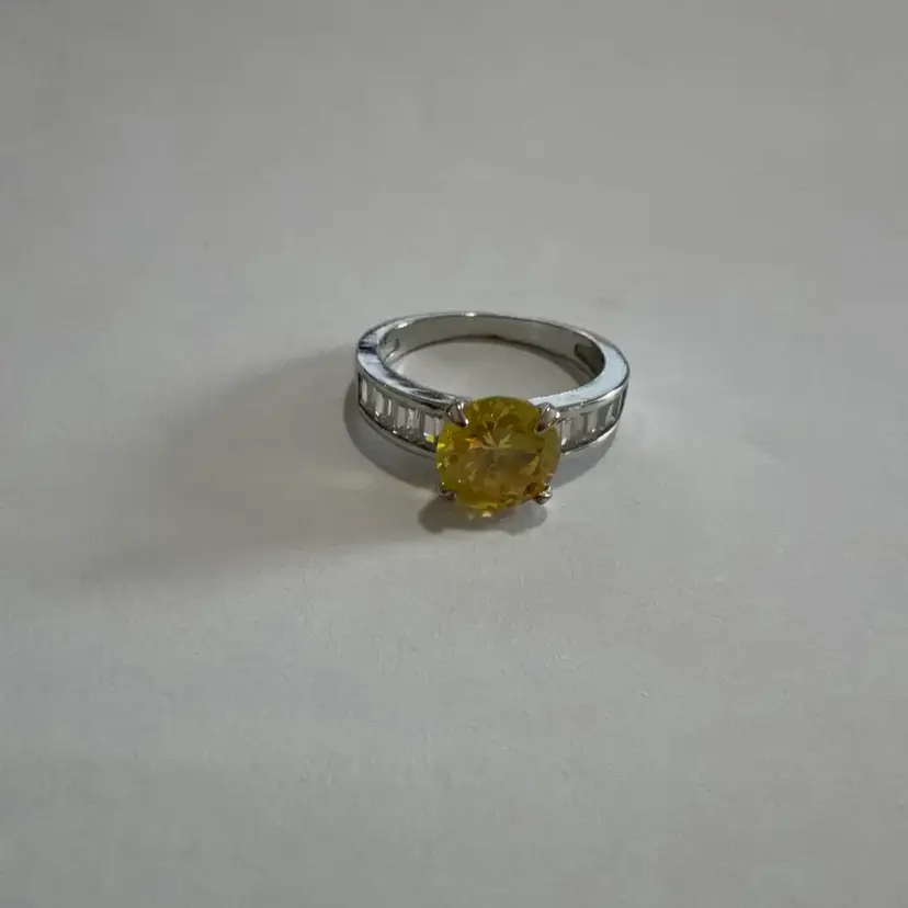 Silver Toned Costume Ring Size 6