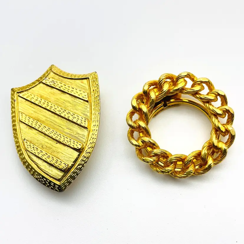 Scarf Clips Lot of 2 Gold Tone Striped Shield and Round Chain 17627