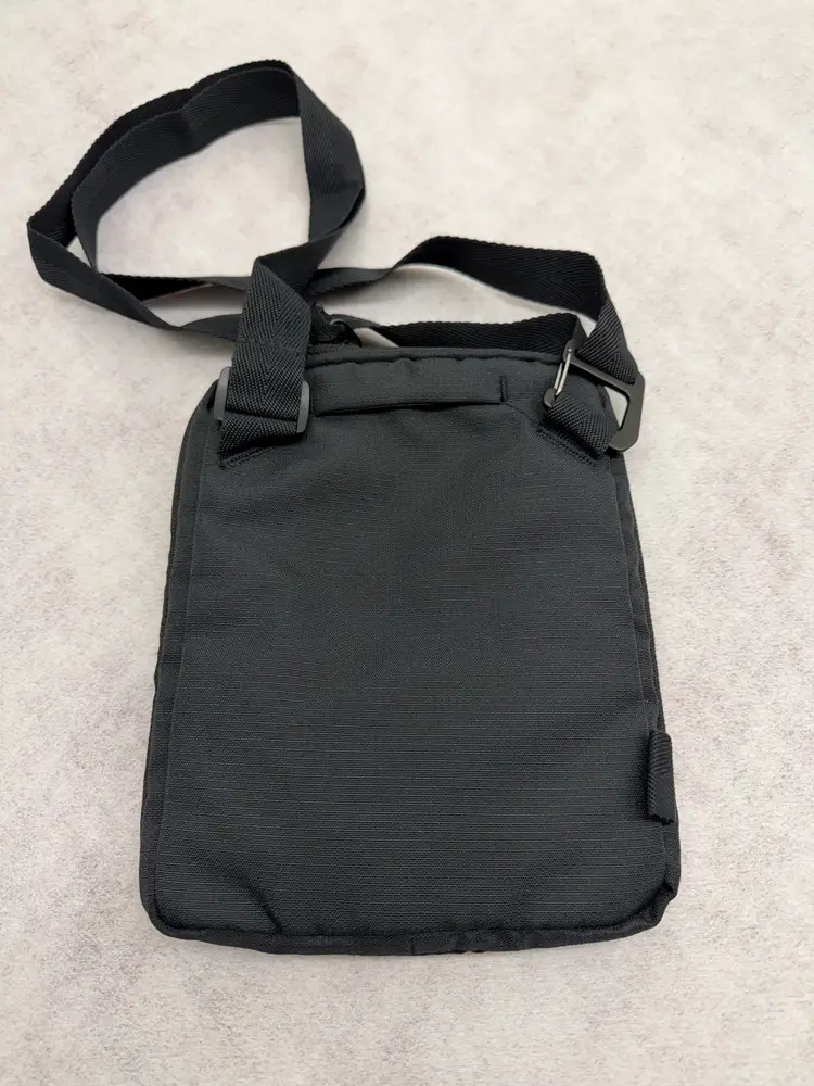 Eagle Creek Stash RFID Crossbody Bag - Passport Wallet / Bag