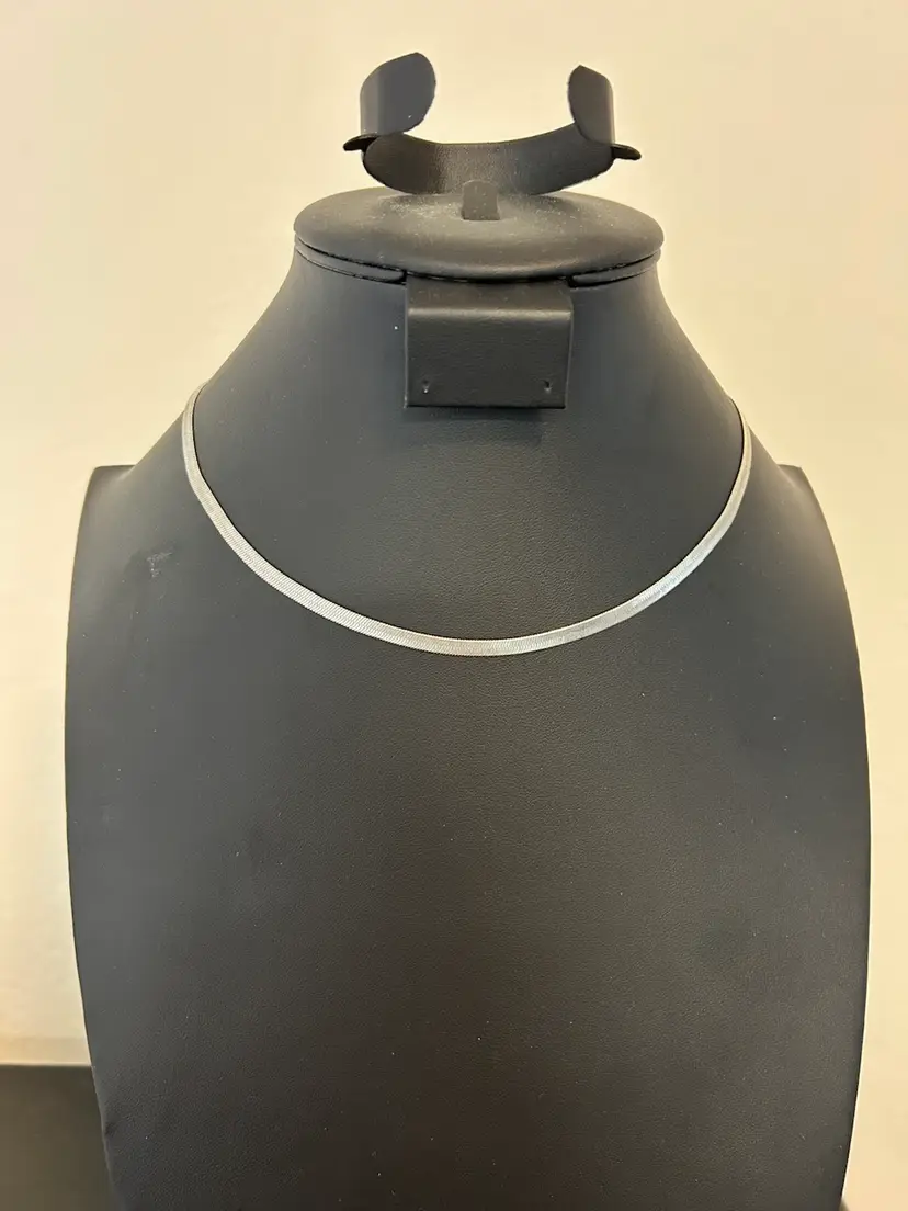 Adjustable 12.5” Silvertone Herringbone Necklace