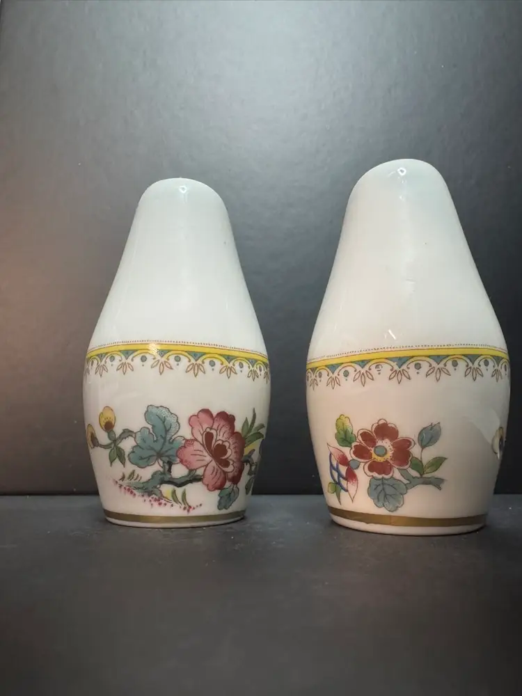 Coalport Salt & Pepper Shaker.