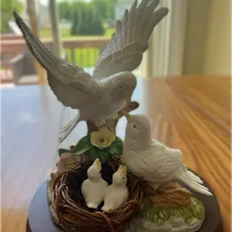 Wellington Collection porcelain figurine of birds in a nest. 8”x10”