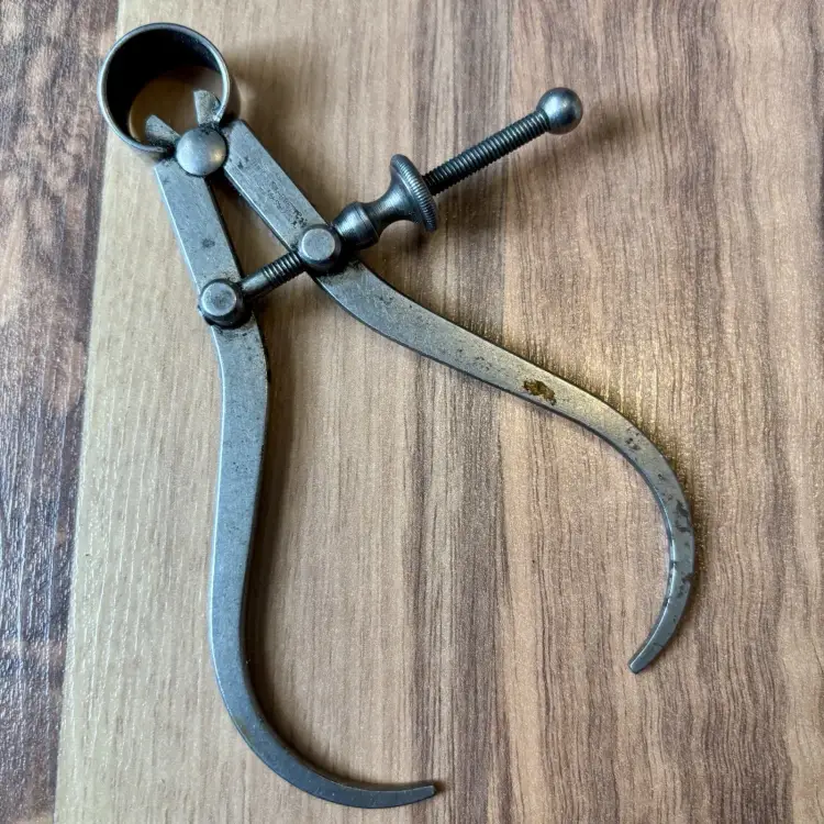 L.S. Starrett Co. No. 75A-4 4" Outside Spring Calipers with Flat Legs