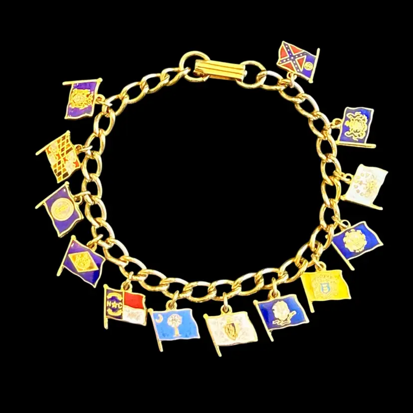 Vintage GoldTone Charm Bracelet Enamel Flags 13 Original American Colonies 7.5”