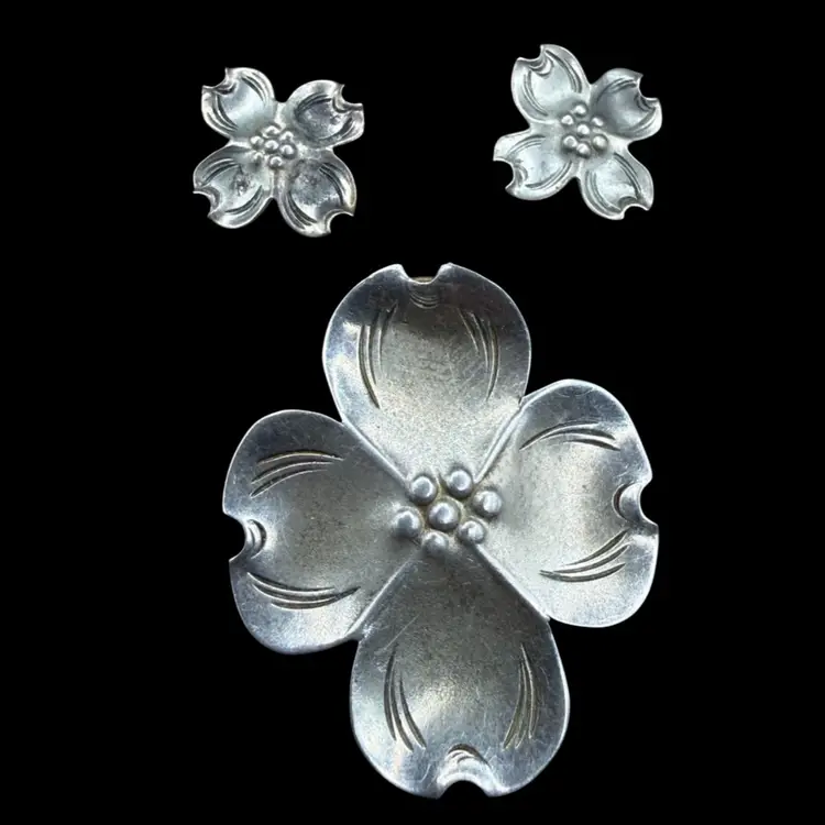 vintage Stuart Nye sterling silver dogwood flower brooch and matching earrings