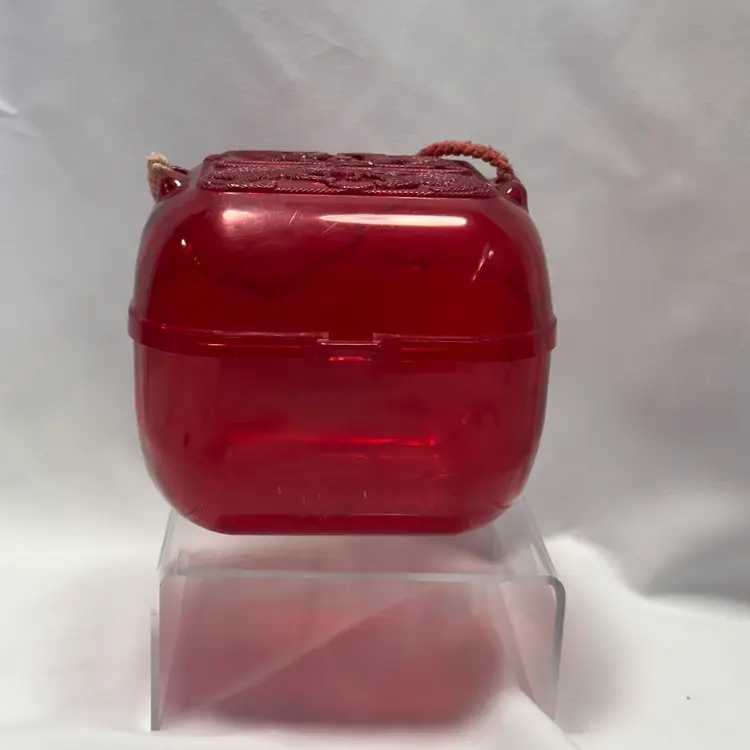 #1629 Both Hommer MFG CO, Red Plastic Yarn Caddy Box w Kittens Cats On top