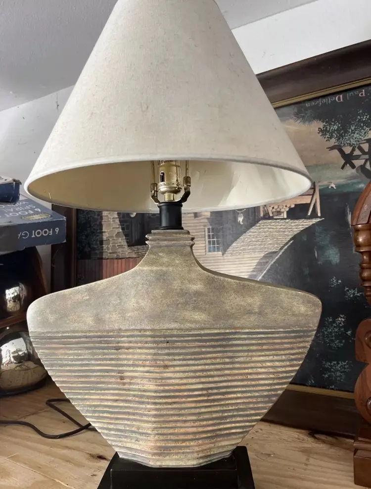 VTG Ceramic Looking Lamp Gray