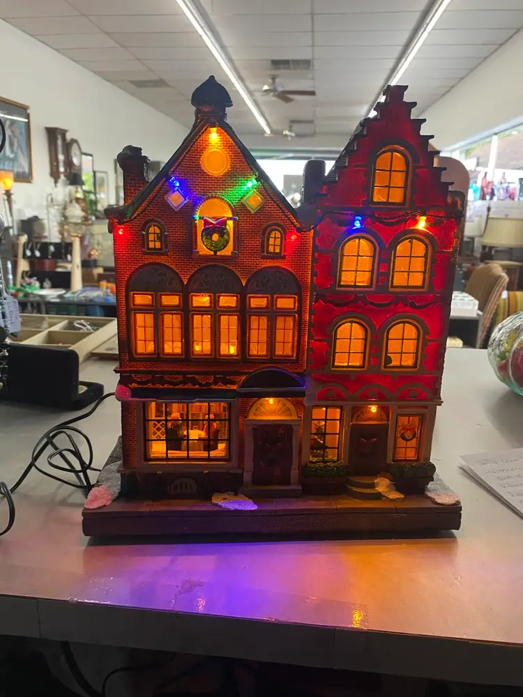 Carole Towne Lighted Musical Building