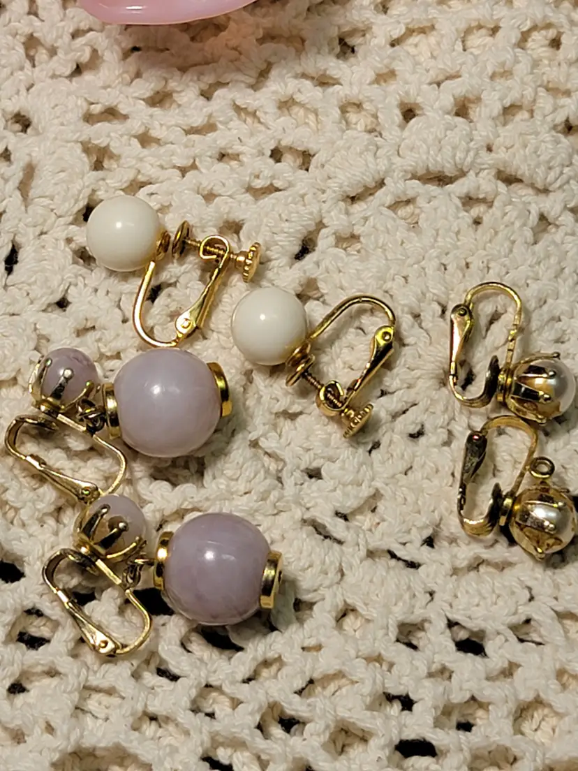 Lot of 3 pairs of clip-on lucite earrings