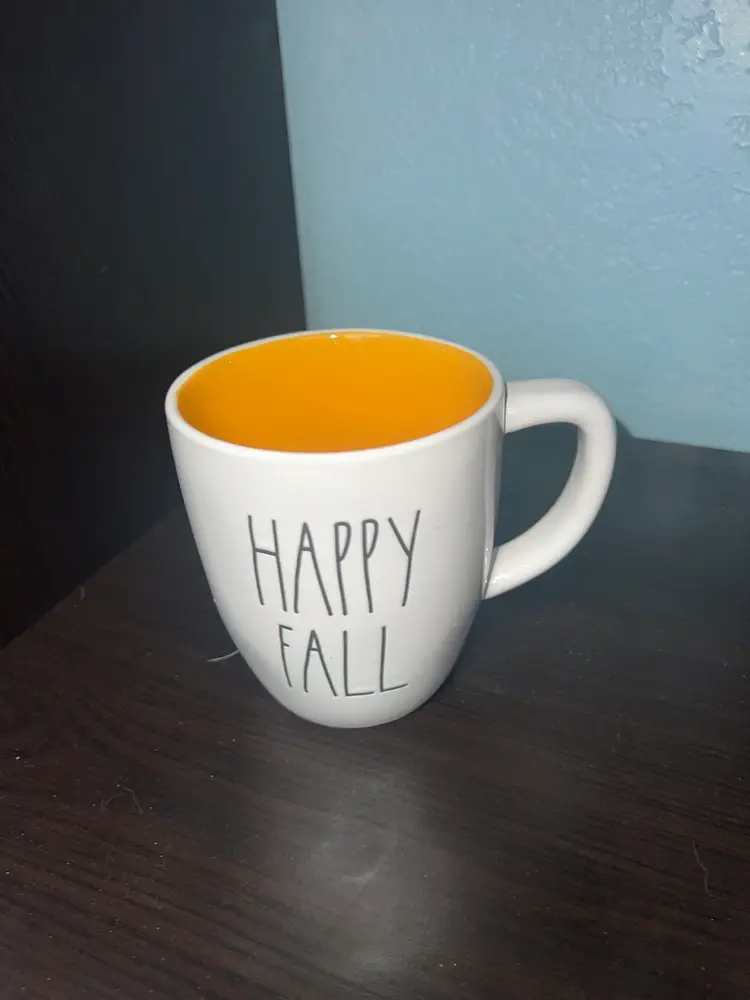 Fall Clearance!Rae Dunn Happy
Fall Coffee Mig With Basket Of Pumpkins On Back- Cute!