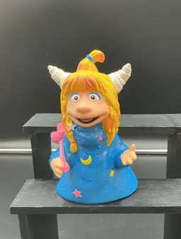 1990 Eureeka’s Castle MTV Nickelodeon rubber hand puppet, Pizza Hut Promo. 5.5 inches