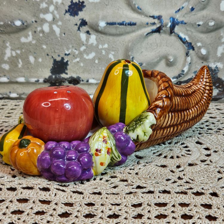 Cornucopia Horn of Plenty Salt & Pepper Shaker Set Thanksgiving Autumn Decor