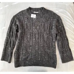 New With Tag, American Eagle, Outfitters Women’s Pullover Cable Knit Sweater Size Small- Very Soft-Acrylic Polyester