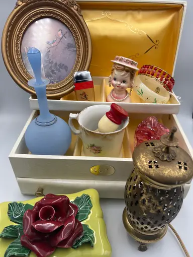 🎉Vintage Vanity & Desk: Jewelry Boxes, Perfume Bottles, Trinkets, Jewelry & More🎉