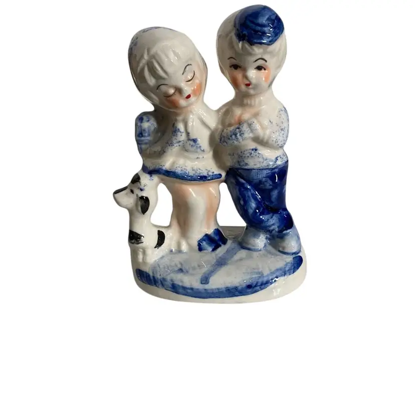 F- Capodimonte Boy & Girl Figurine