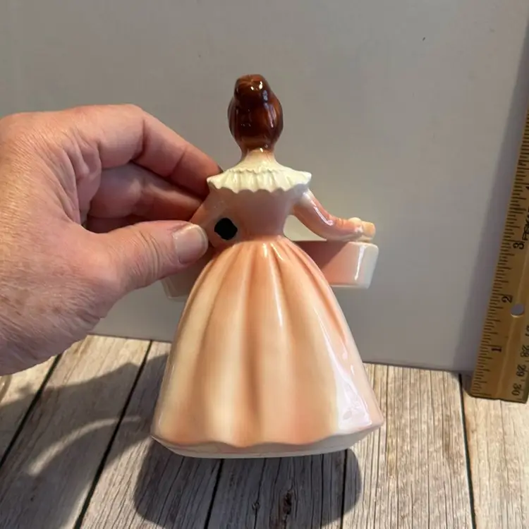 Trinket / Soap Dish VTG “A Mothers Work Is Never Done”