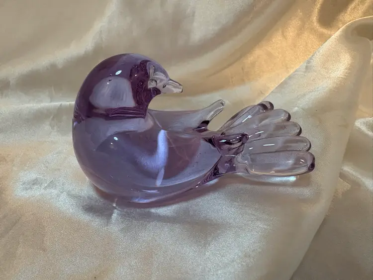 Purple ?Neodymium Art Glass Bird Paperweight figurine