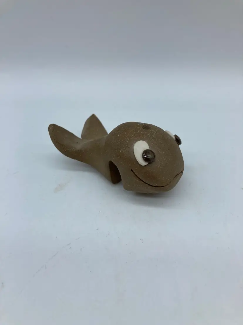 Clay Whale Pot Sitter