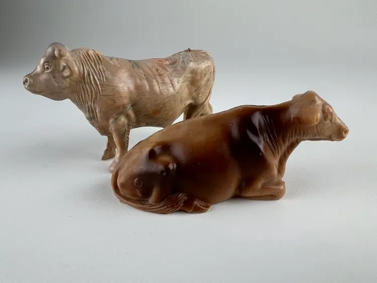 Circa 1948 (2) Bergen Toy Cows