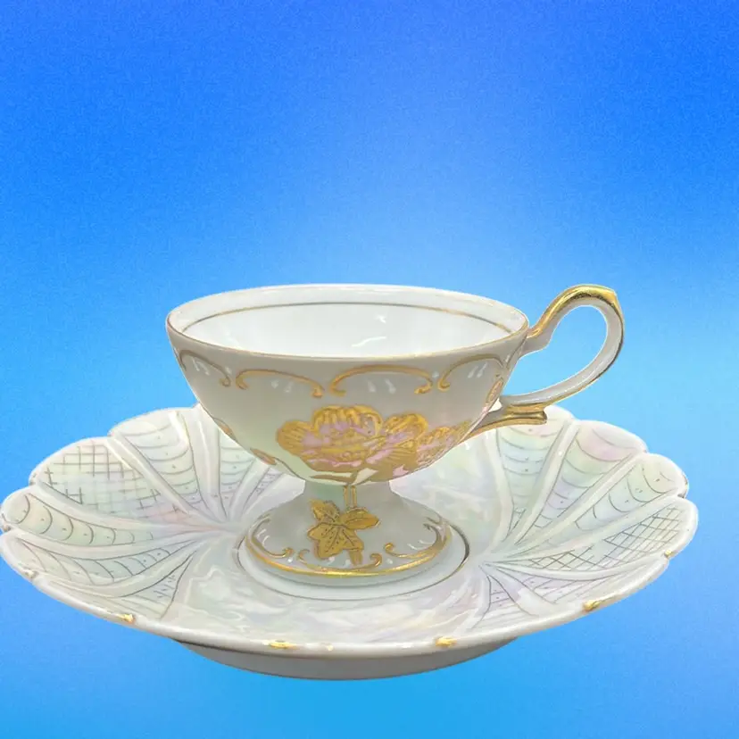 This is a vintage Ucagco 'Occupied Japan' teacup. 2” Tall … Saucer Is Not Original Match.