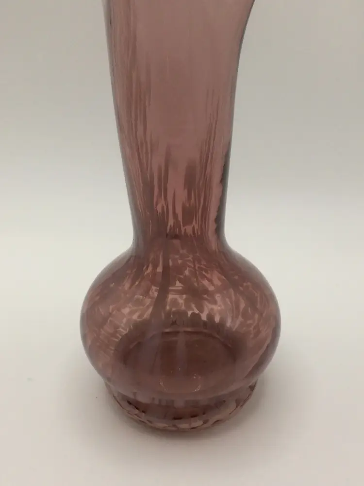 Purple Swirls Swung Vase.  7 1/2" Tall! NO chips, cracks or flea bites!