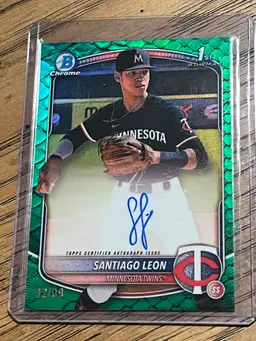 Santiago Leon 1st Bowman Chrome Green Reptilian Autograph 32/99 Minnesota Twins