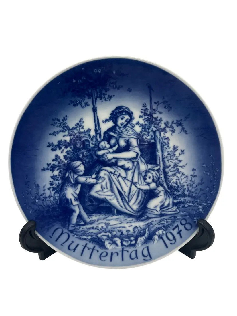 1978 Bareuther Waldsassen Bavaria Muttertag Plate Ludwig Richter Mother's Day Collector Germany 7.75" Blue White