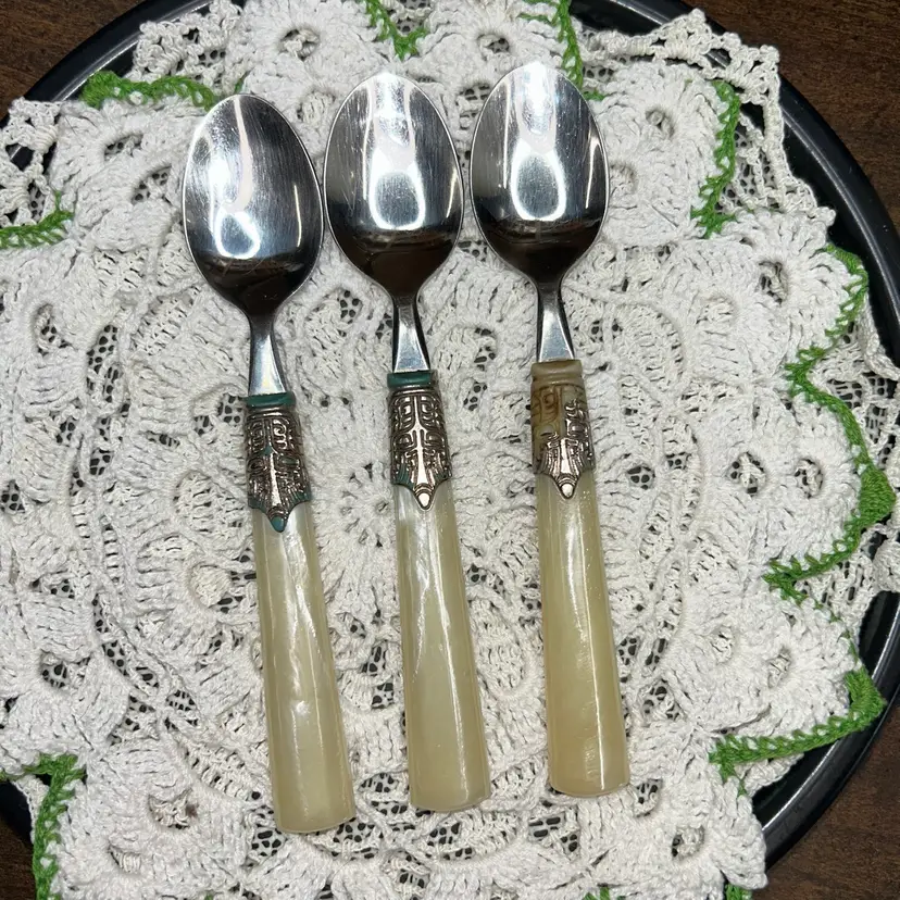 Gibson Roseland Stainless Steel Teaspoons (3) With Faux Mother Of Pearl Handles