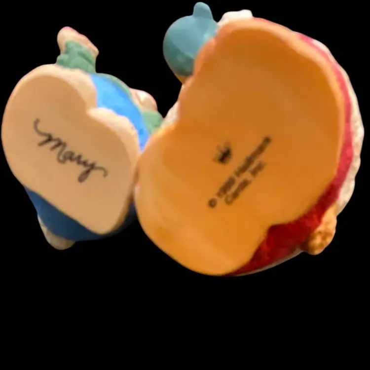 Vintage 1990s Hallmark Keepsake Ornament – Mary’s Bears