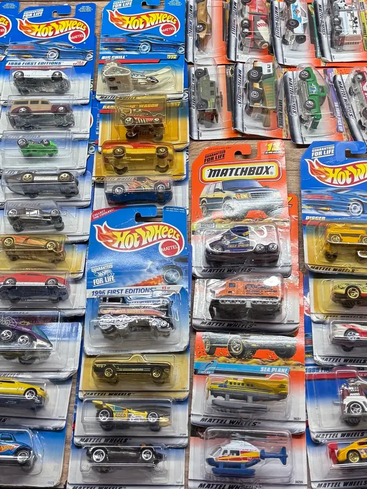 $2 - 90s Hot Wheels - Matchbox Cars - 