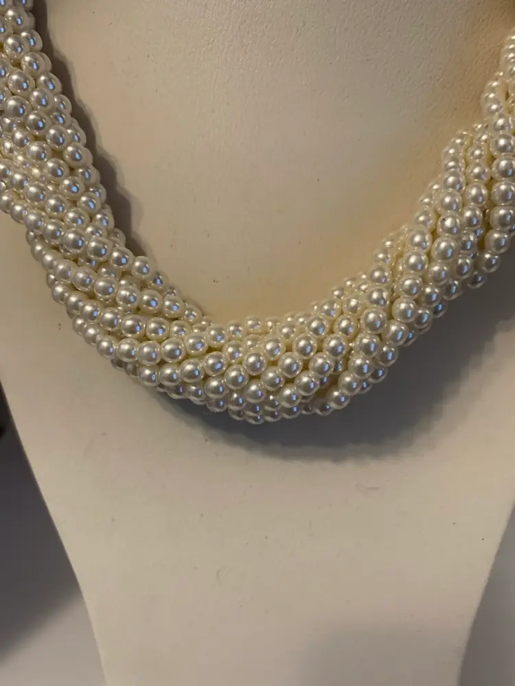 Beautiful Napier Twisted Seed Pearl Necklace