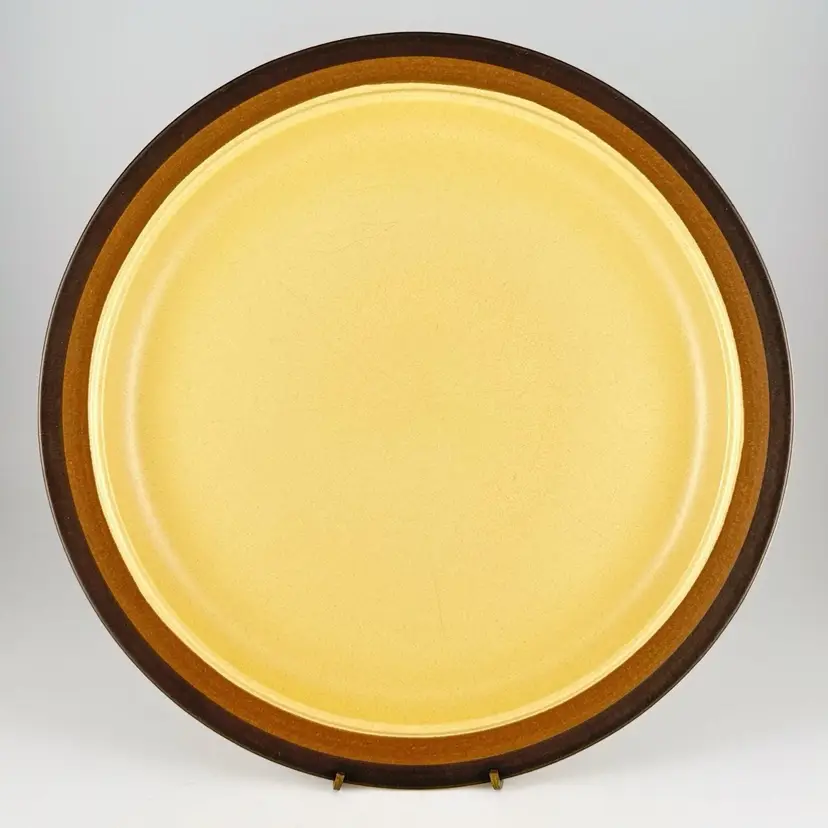 Kasuga Showa Stoneware Charger Serving Plate, Arrow Springs Pattern in Yellow Zuni Maize, Vintage Made in Japan