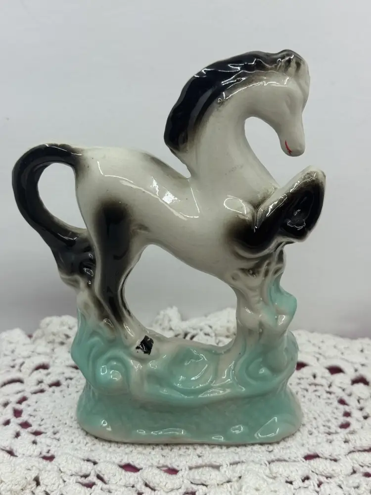Handcrafted Collectibles MCS Brazil ceramic horse figurine, 5”x6.5”